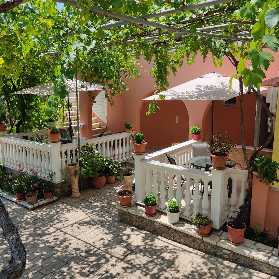 Ferienwohnung Nikolaou Thomas House Parga Exterior foto