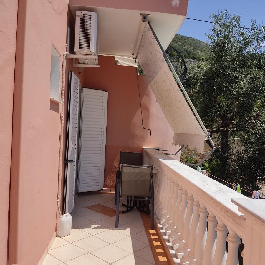 Ferienwohnung Nikolaou Thomas House Parga Exterior foto